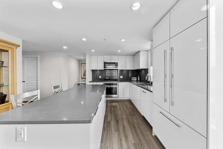 Property Photo:  3096 Windsor Gate 1001  BC V3B 0P4 