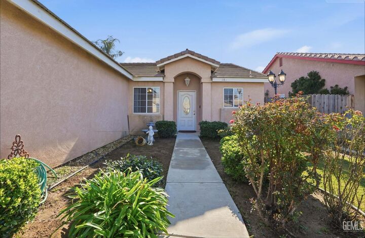 Property Photo:  283 Bighorn Meadow Drive  CA 93308 