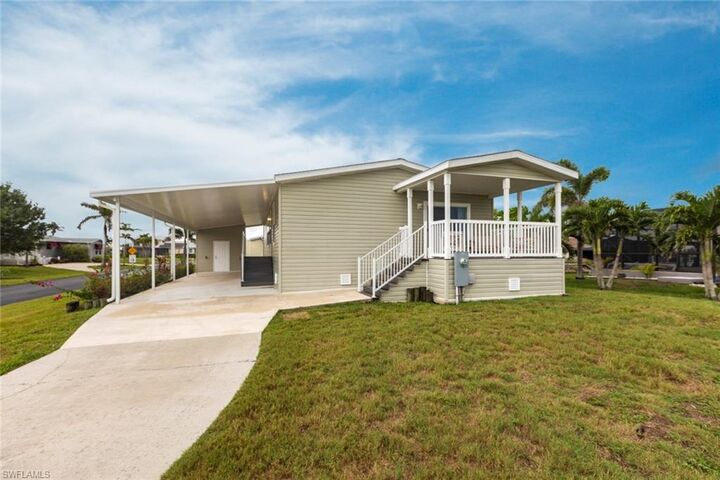 Property Photo:  4350 Deltona Dr  FL 33950 