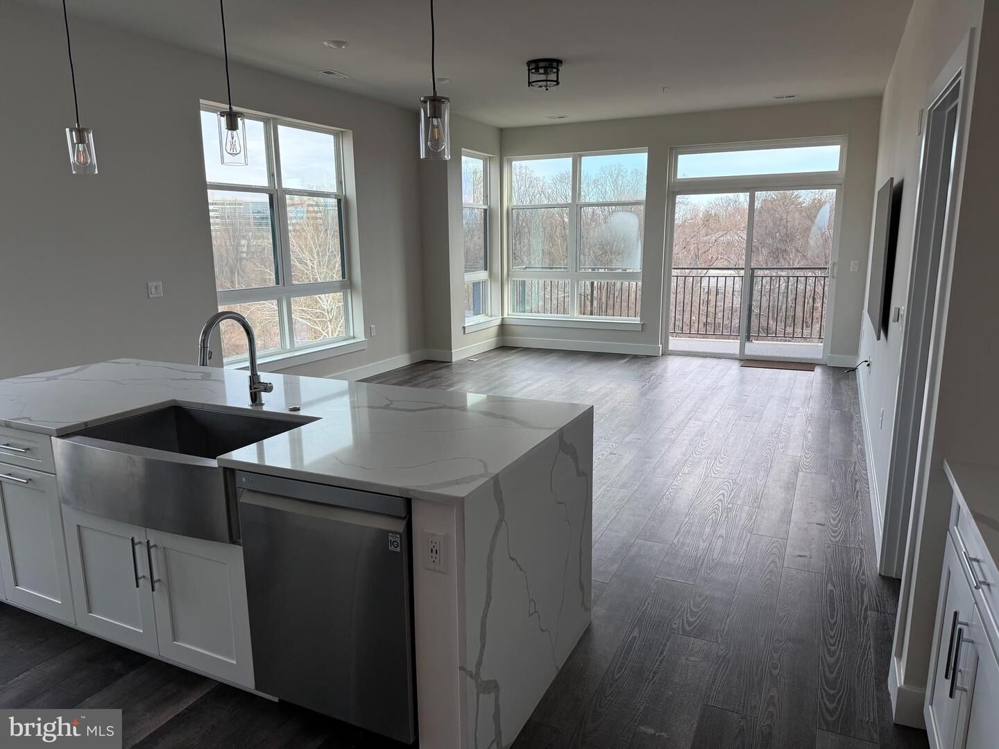 Property Photo:  1761 Old Meadow Road 517  VA 22102 