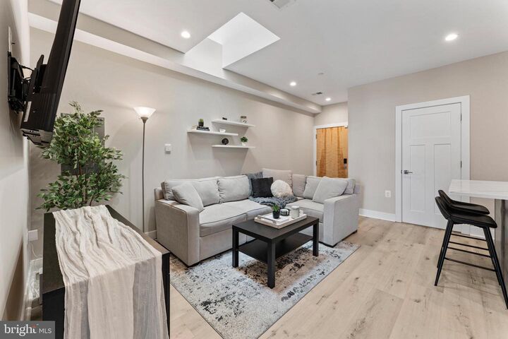 Property Photo:  818 NW Kennedy Street NW 9  DC 20011 