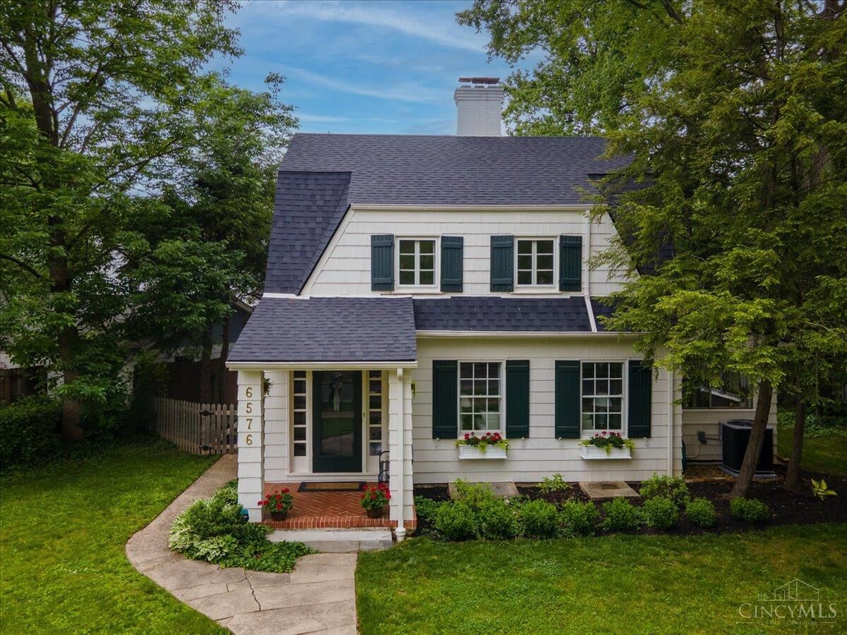 Property Photo:  6576 Wooster Pike  OH 45227 