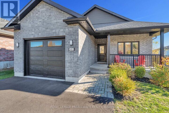 Property Photo:  41 Singleton Street  ON K0K 1H0 