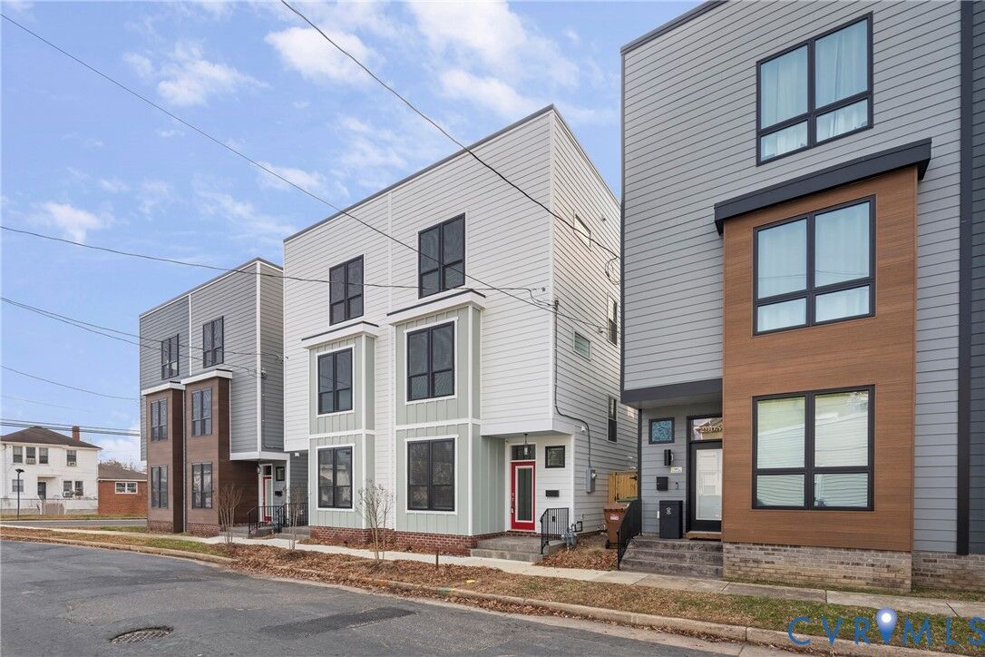 Property Photo:  2909 R Street  VA 23223 