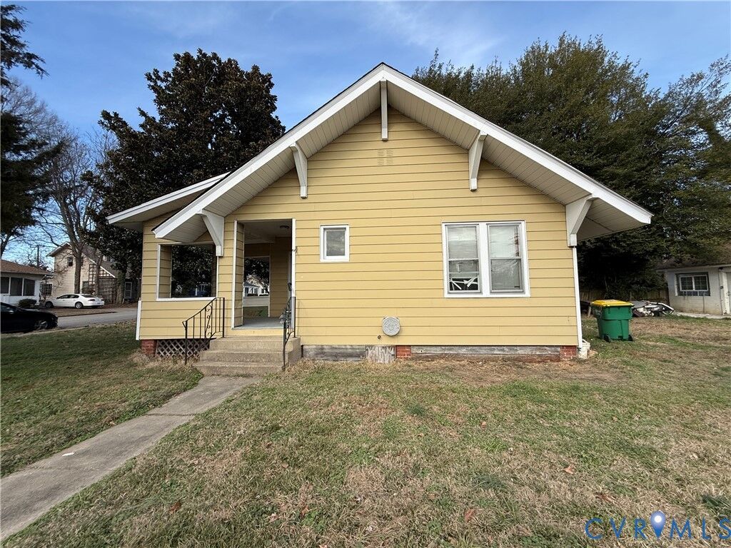 Property Photo:  407 Brown Avenue  VA 23860 