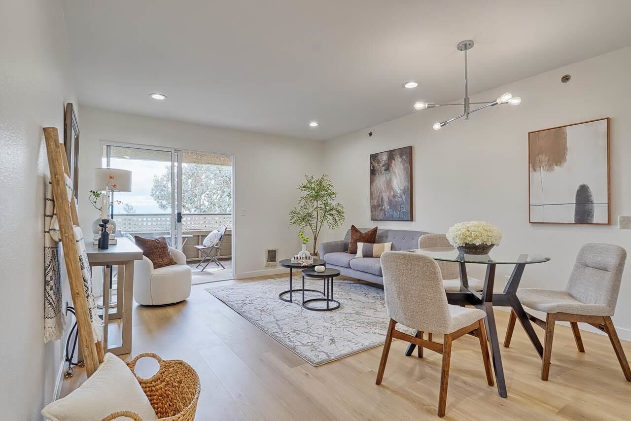 Property Photo:  685 Dartmore Ln 365  CA 94544 