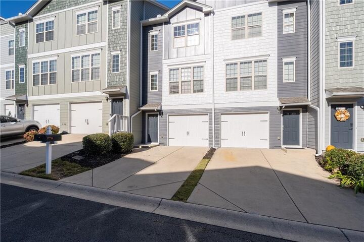 Property Photo:  3030 Liberty Way NW  GA 30318 