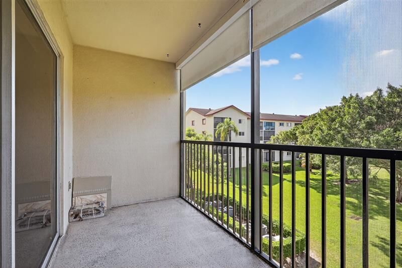 Property Photo:  1600 SW 127th Way 305 C  FL 33027 