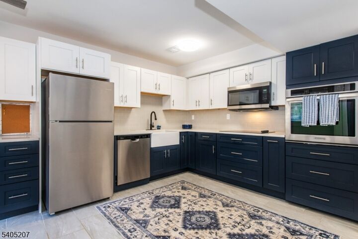 Property Photo:  15 Village Way 5  NJ 07462 