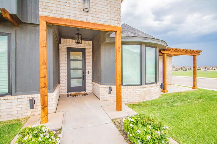 Property Photo: 7802 56th Street TX 79407