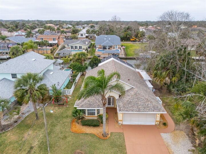 Property Photo: 21 Comanche Court FL 32137