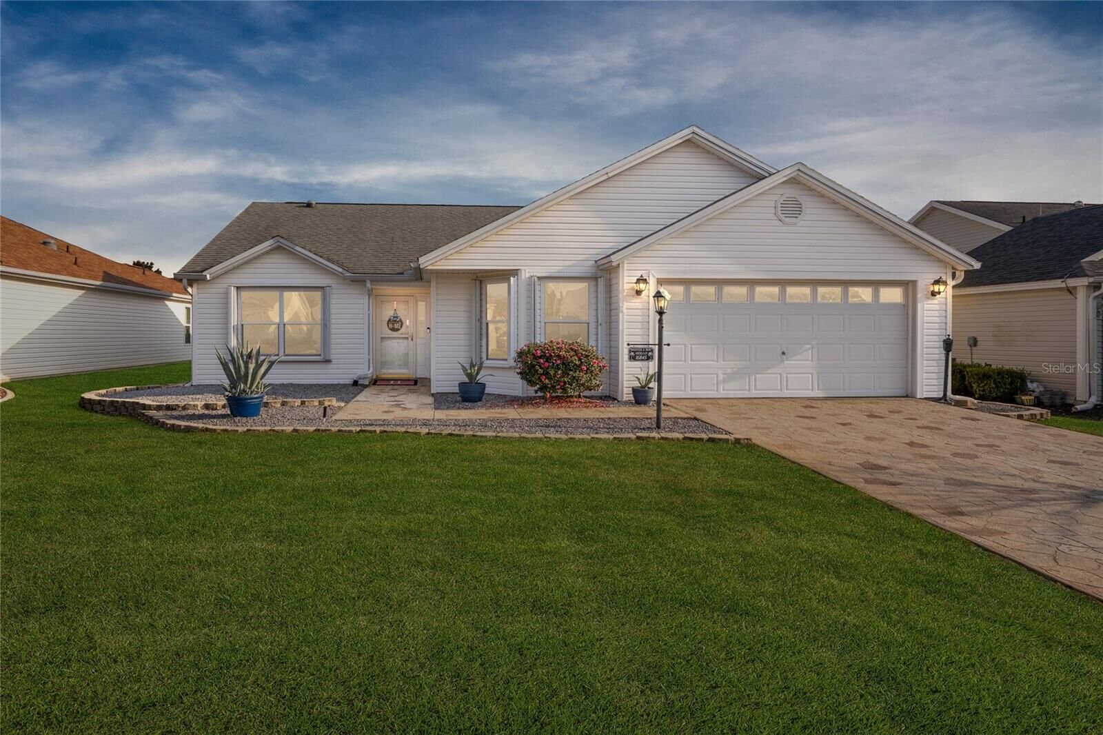 Property Photo:  16845 SE 86th Deptford Court  FL 32162 