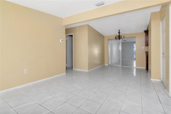 Property Photo: 6903 Larmon Street FL 33634