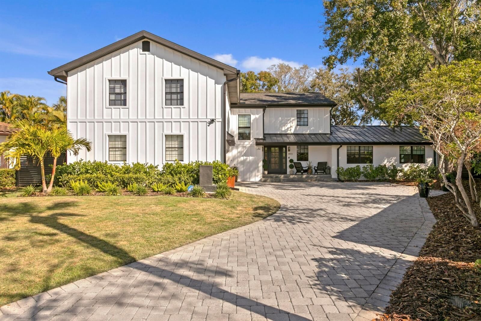 Property Photo: 4911 W Bay Way Place FL 33629