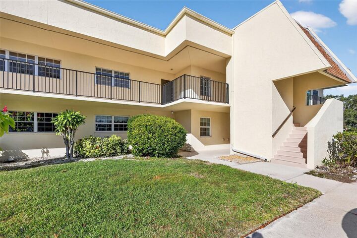 Property Photo:  7880 Palm Aire Lane 105  FL 34243 