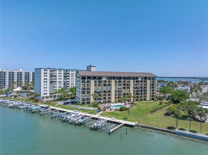 Property Photo:  650 Island Way 106  FL 33767 