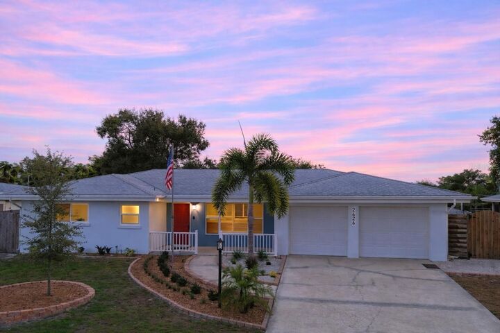 Property Photo:  2426 Tangerine Drive  FL 34239 