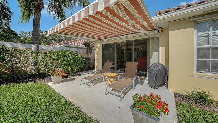 Property Photo:  8833 Etera Drive  FL 34238 