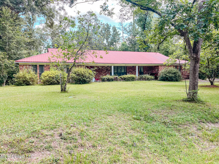 Property Photo:  606 Maples Avenue  MS 39451 