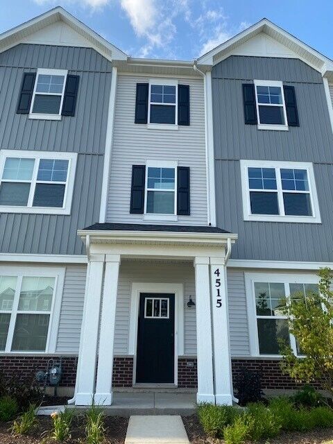 Property Photo:  4515 Chelsea Manor Circle 4515  IL 60504 