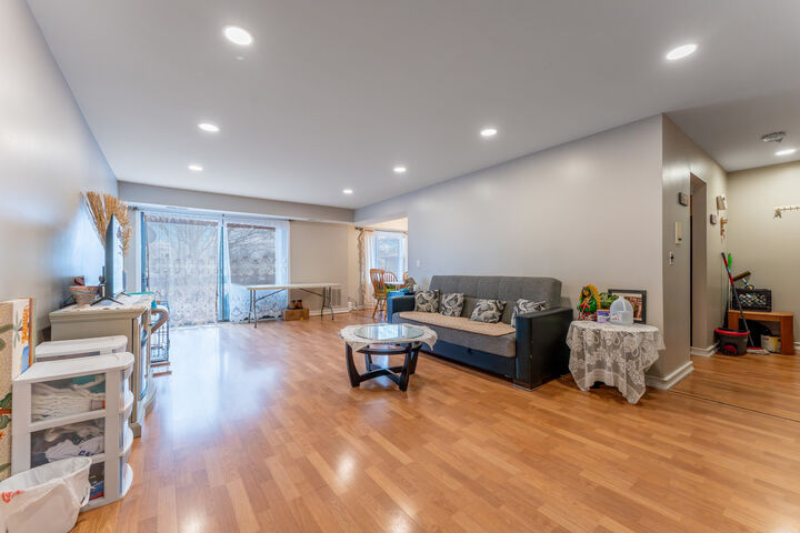 Property Photo: 1132 E Randville Drive 2H IL 60074