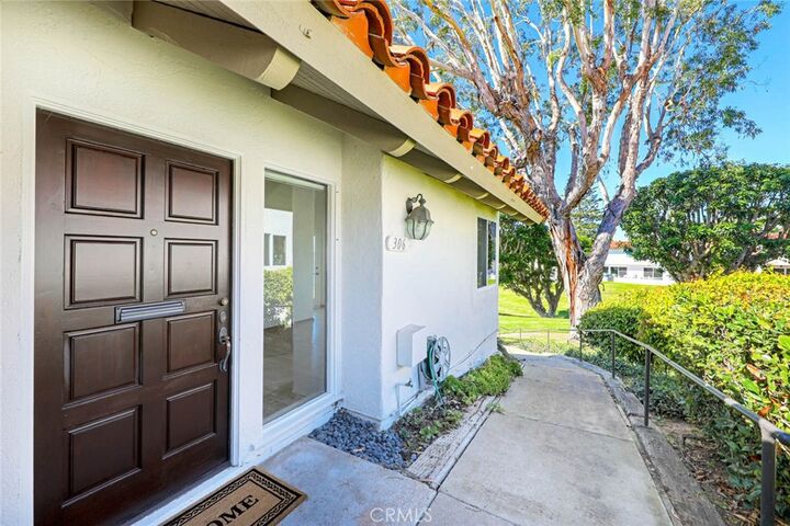 Property Photo:  306 Avenida Cumbre  CA 92660 