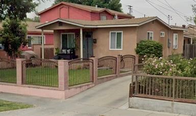 Property Photo: 6823 Vinevale CA 90201