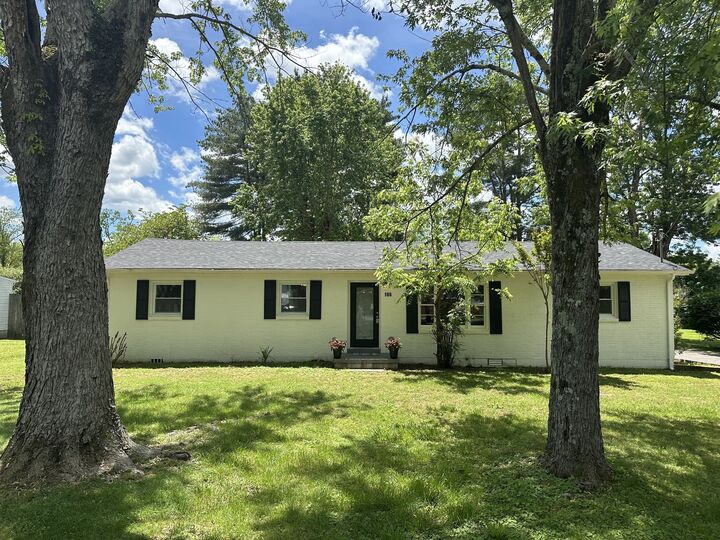 Property Photo:  106 Julian St  TN 37110 