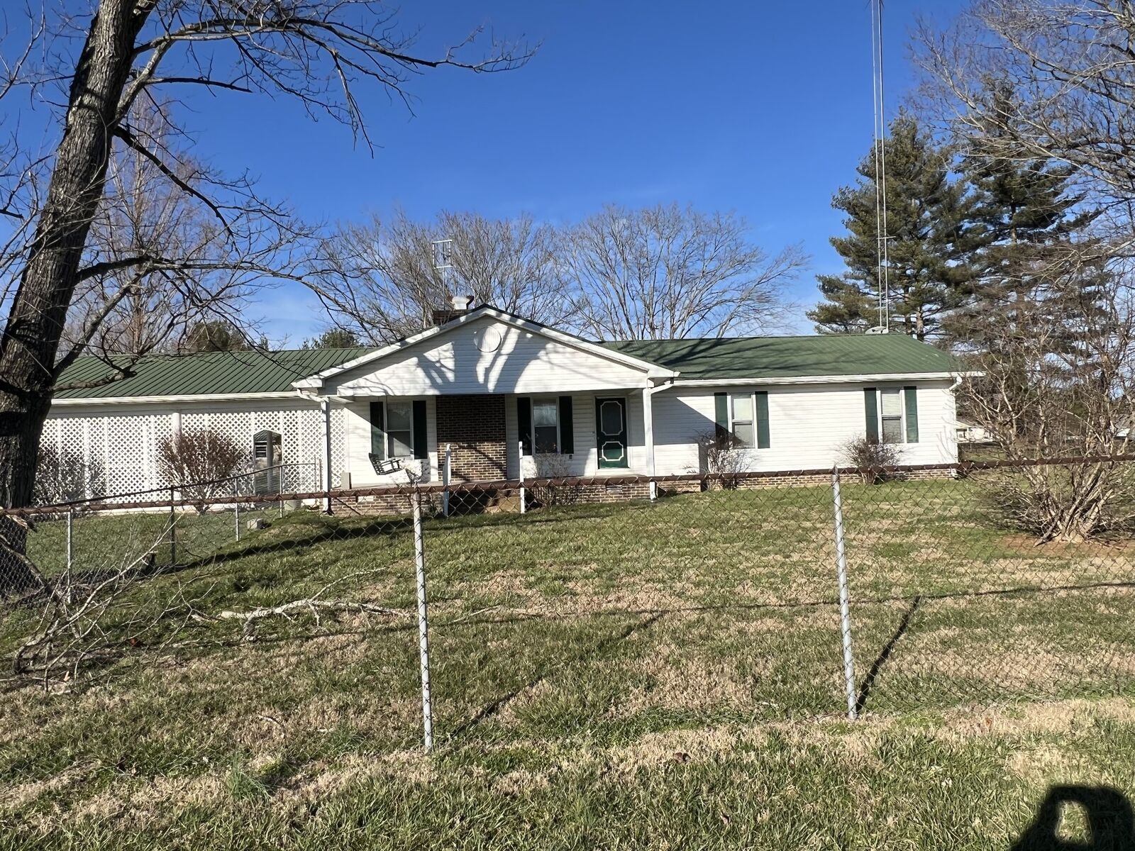 Property Photo:  401 Hillcrest Rd  TN 37355 