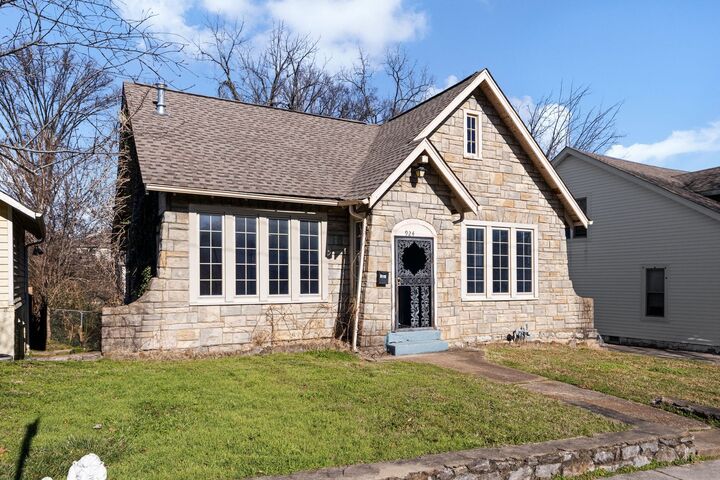 Property Photo:  924 Halcyon Ave  TN 37204 