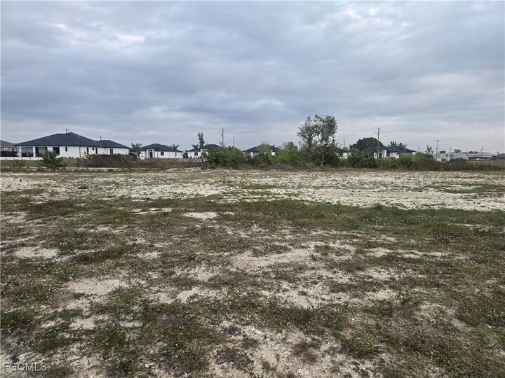 Property Photo:  401 NE 15th Street  FL 33909 