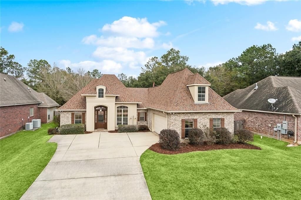 Property Photo:  829 Sand Fox Run  LA 70447 