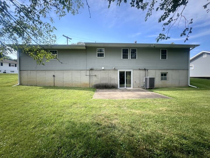 Property Photo:  40 10th Street  MO 64601 