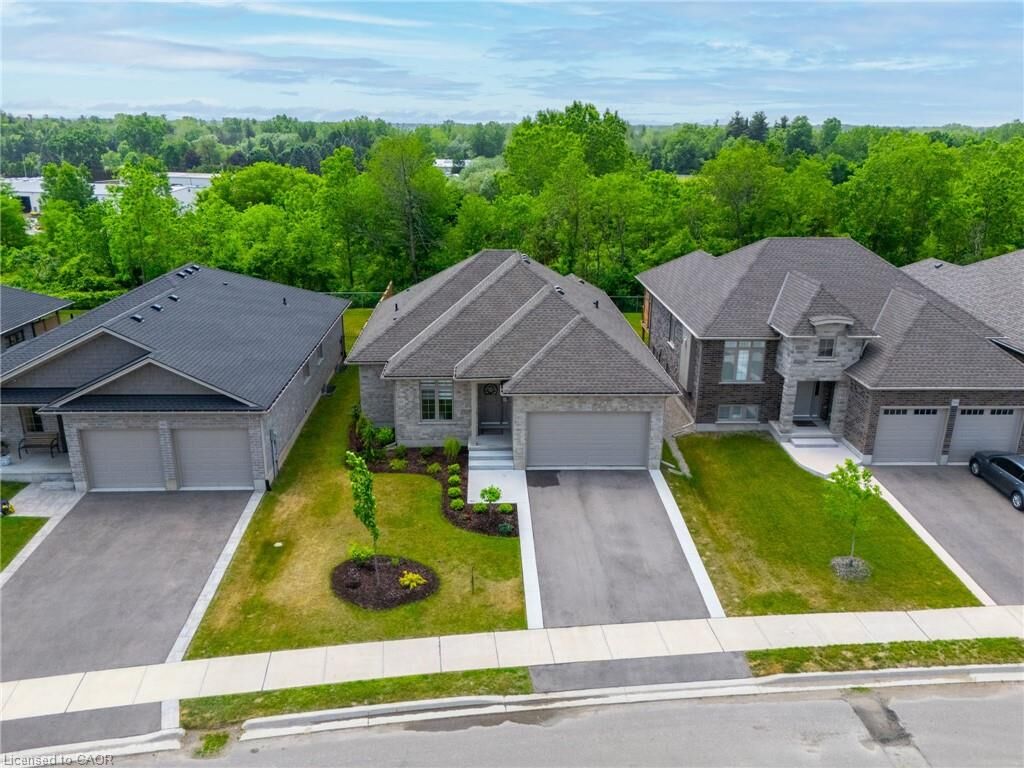 Property Photo: 50 Vanrooy Trail ON N0E 1Y0