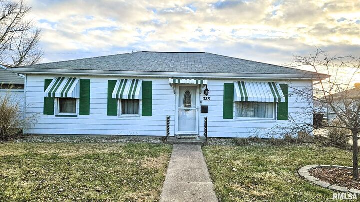 Property Photo:  335 Iris Court  IL 61520 