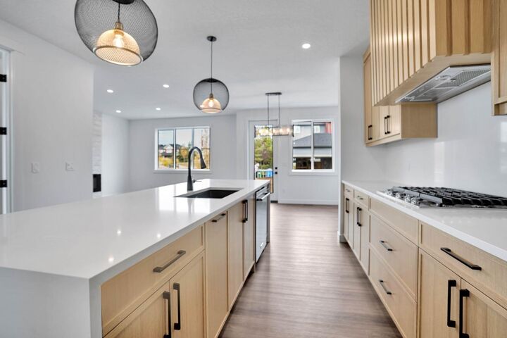 Property Photo:  75 Sunvalley Way  AB T4C 0X8 