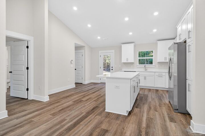 Property Photo:  1056 Barth Rd  FL 32577 