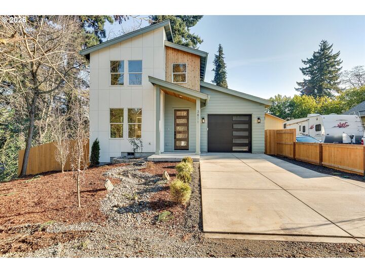 Property Photo:  3811 Q St  WA 98663 