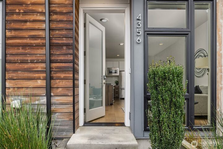 Property Photo:  4356  6th Avenue NW  WA 98107 