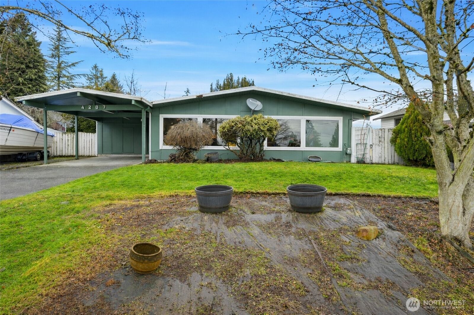 Property Photo:  4207  225th Street SW  WA 98043 
