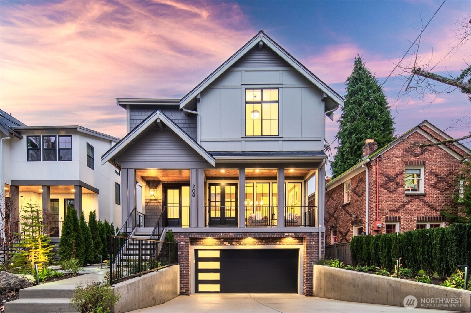 Property Photo:  208  35th Avenue E  WA 98112 