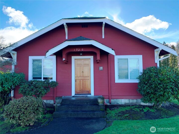 Property Photo:  1020 S Fruitland  WA 98371 