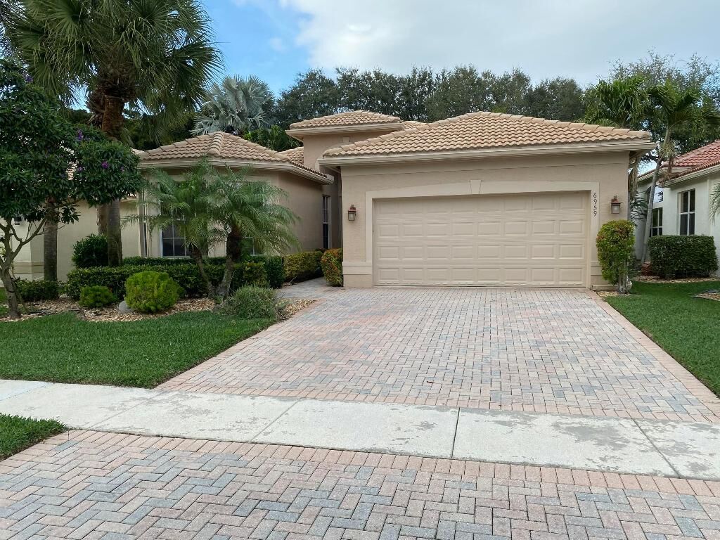 Property Photo:  6959 Imperial Beach Circle  FL 33446 