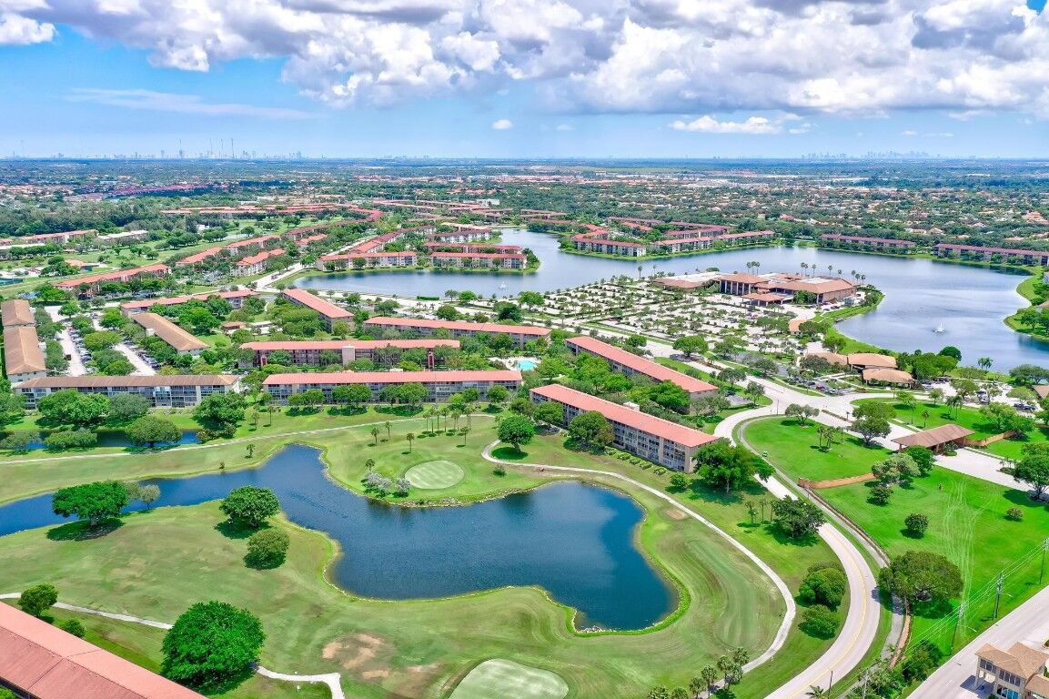 Property Photo:  300 SW 134th Way 204E  FL 33027 