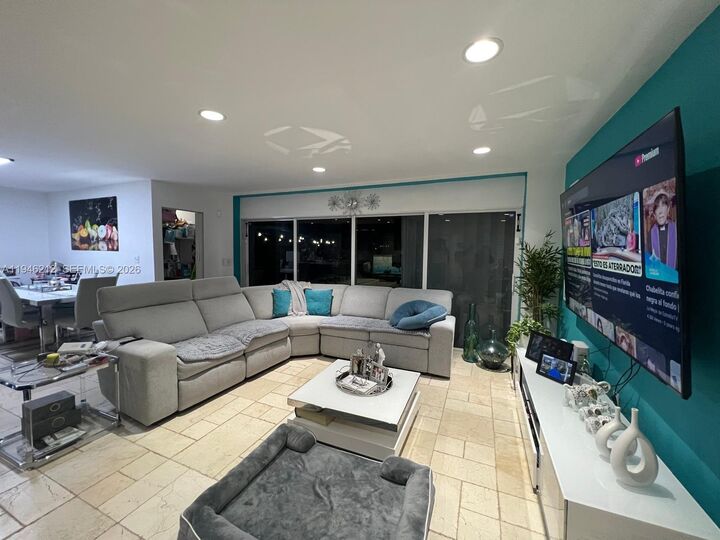 Property Photo:  4335 SW 98th Ct  FL 33165 