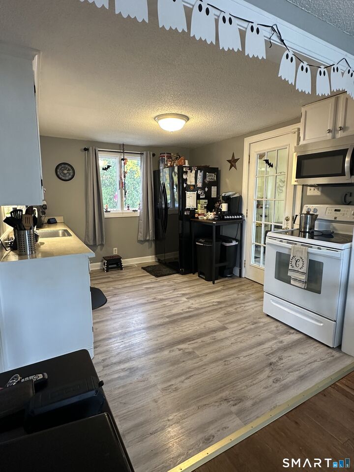 Property Photo: 1031 Meriden Road CT 06705