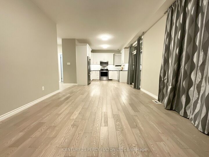 Property Photo:  18 Hartfield Street  ON N5C 0C4 