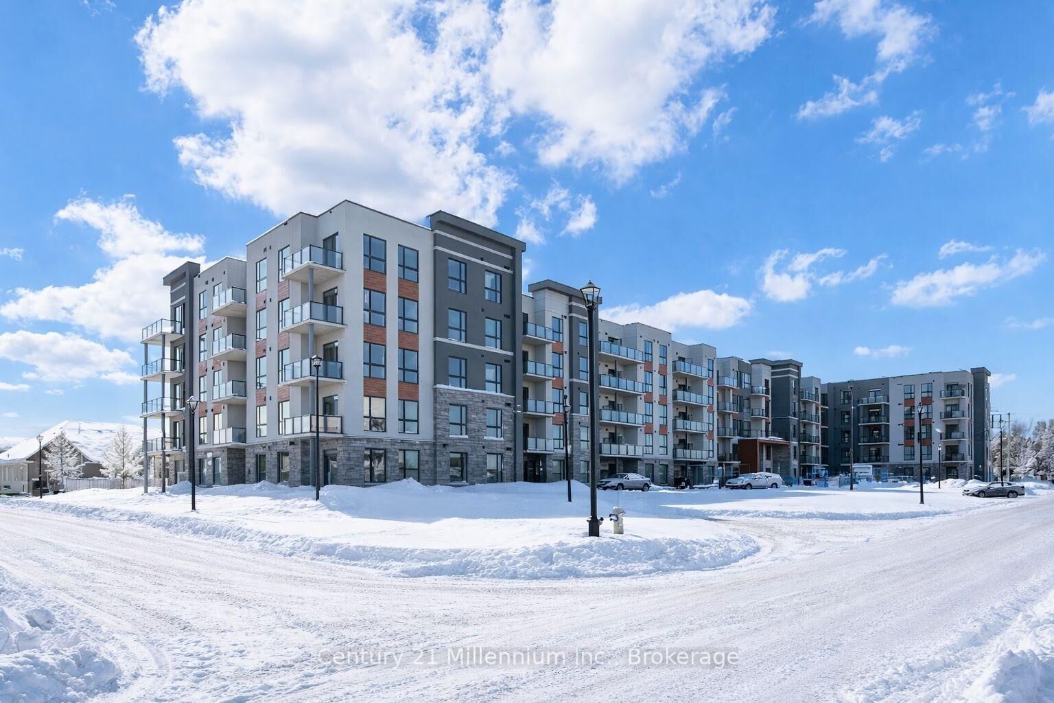 Property Photo:  4 Kimberly Lane 519  ON L9Y 1E4 