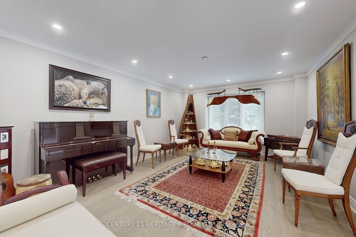 Property Photo:  335 Fern Avenue  ON L4C 8P6 