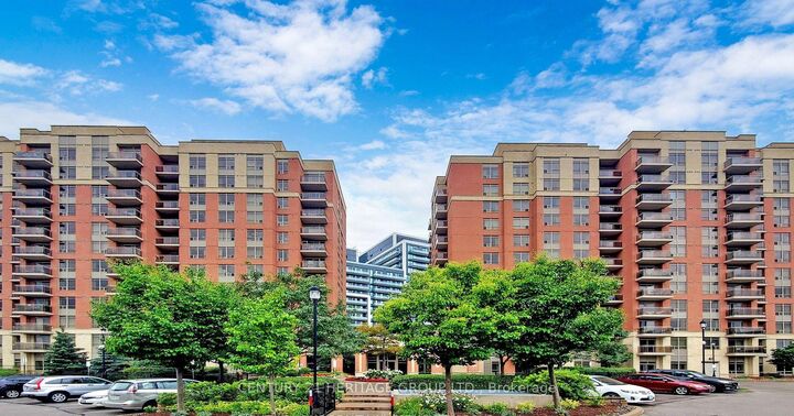 Property Photo:  73 King William Crescent Lph6  ON L4B 0C2 